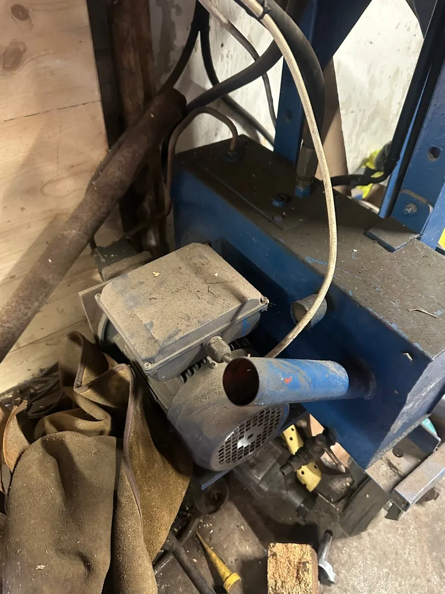 Blacksmiths press - Image 3