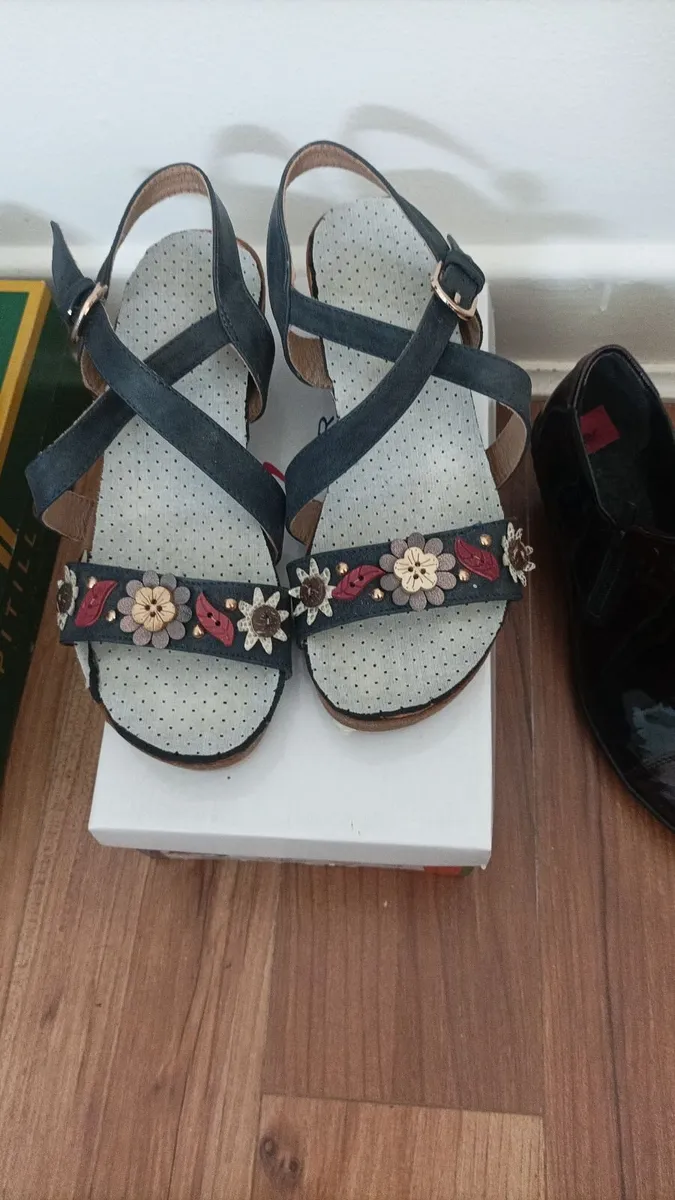Lunar sandals - Image 3