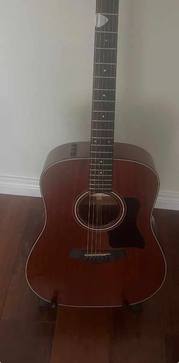 Acoustic guitar - Image 2