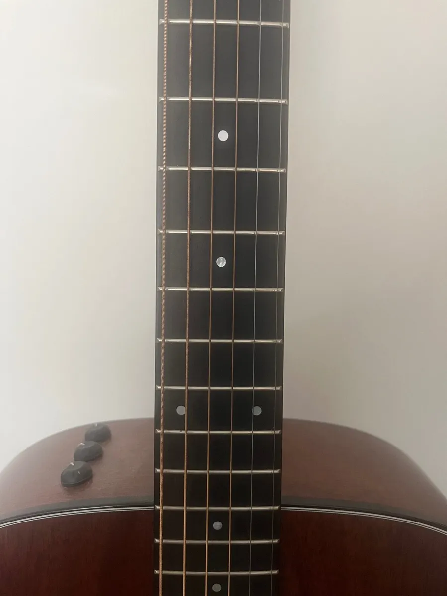 Acoustic guitar - Image 4