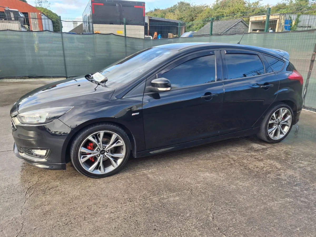 2017 Ford Focus  ST Line  120 bhp  1.5 Diesel - Image 4