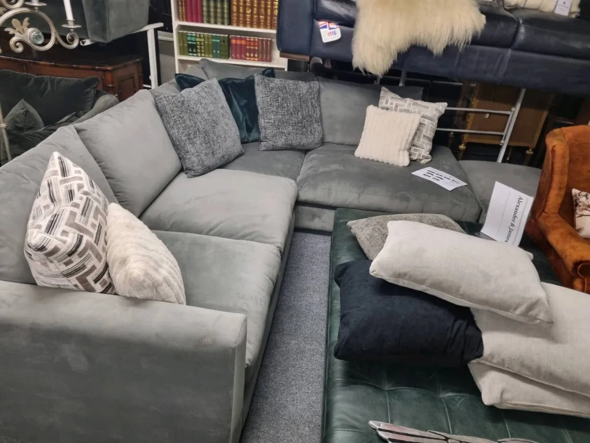 Large corner unit