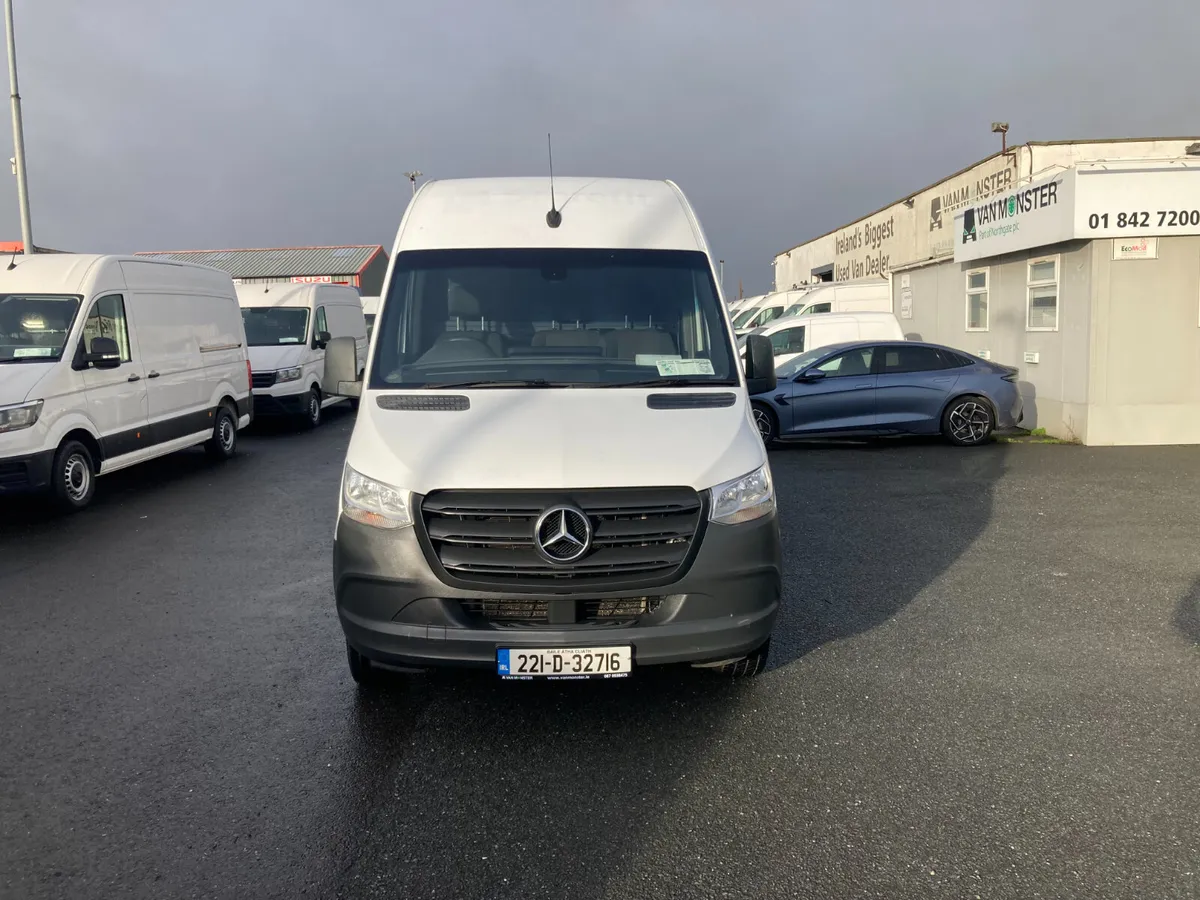 Mercedes-Benz Sprinter 2022 - Image 2