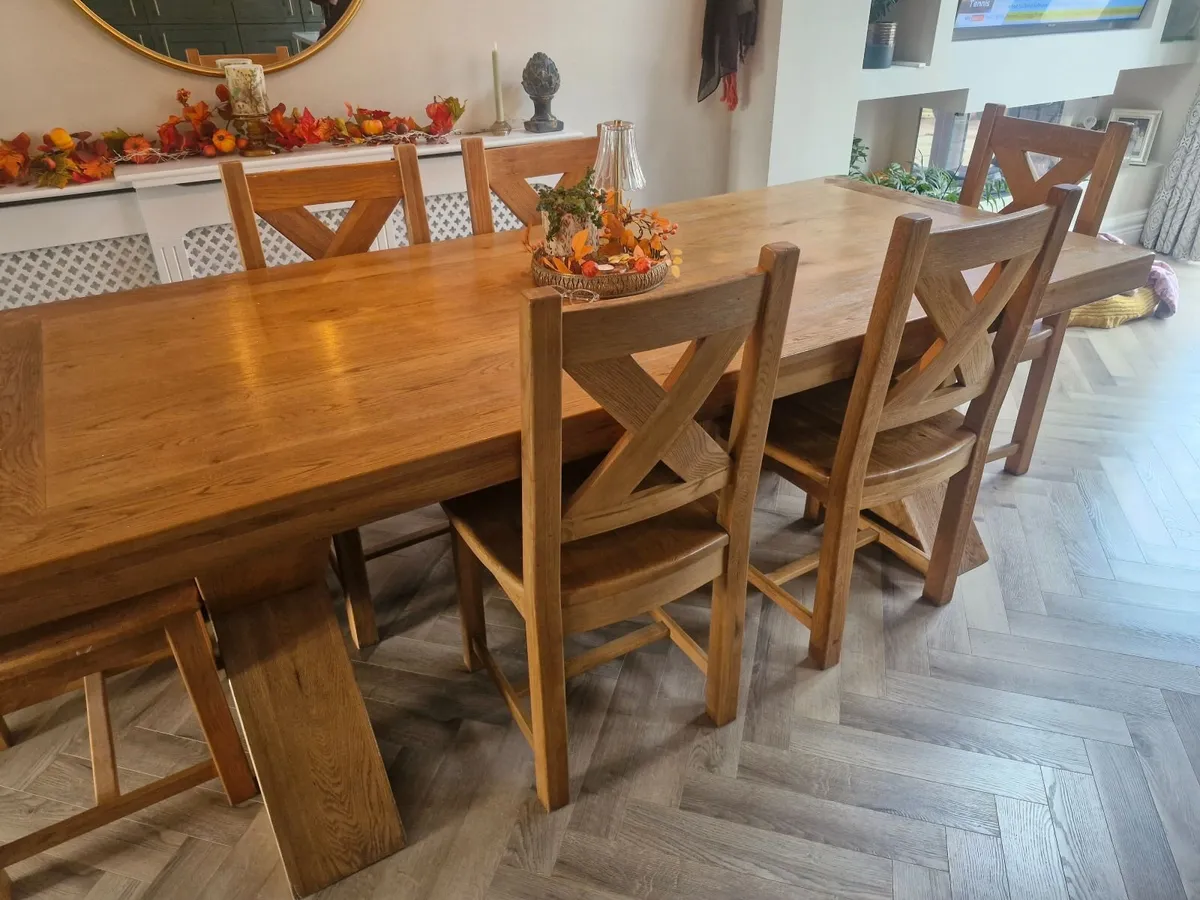 Large oak dining table and 6 chairs - Image 1