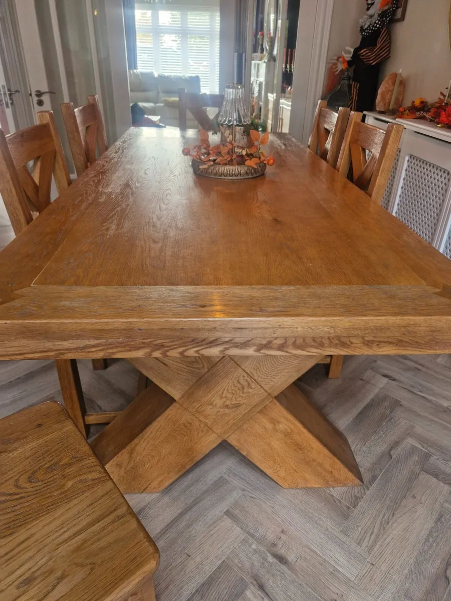 Large oak dining table and 6 chairs - Image 3