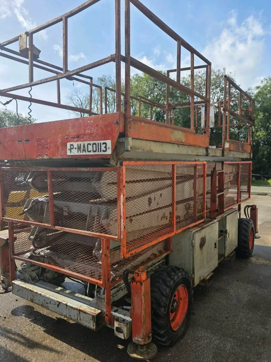 Skyjack SJ9250 scissor lift - Image 1