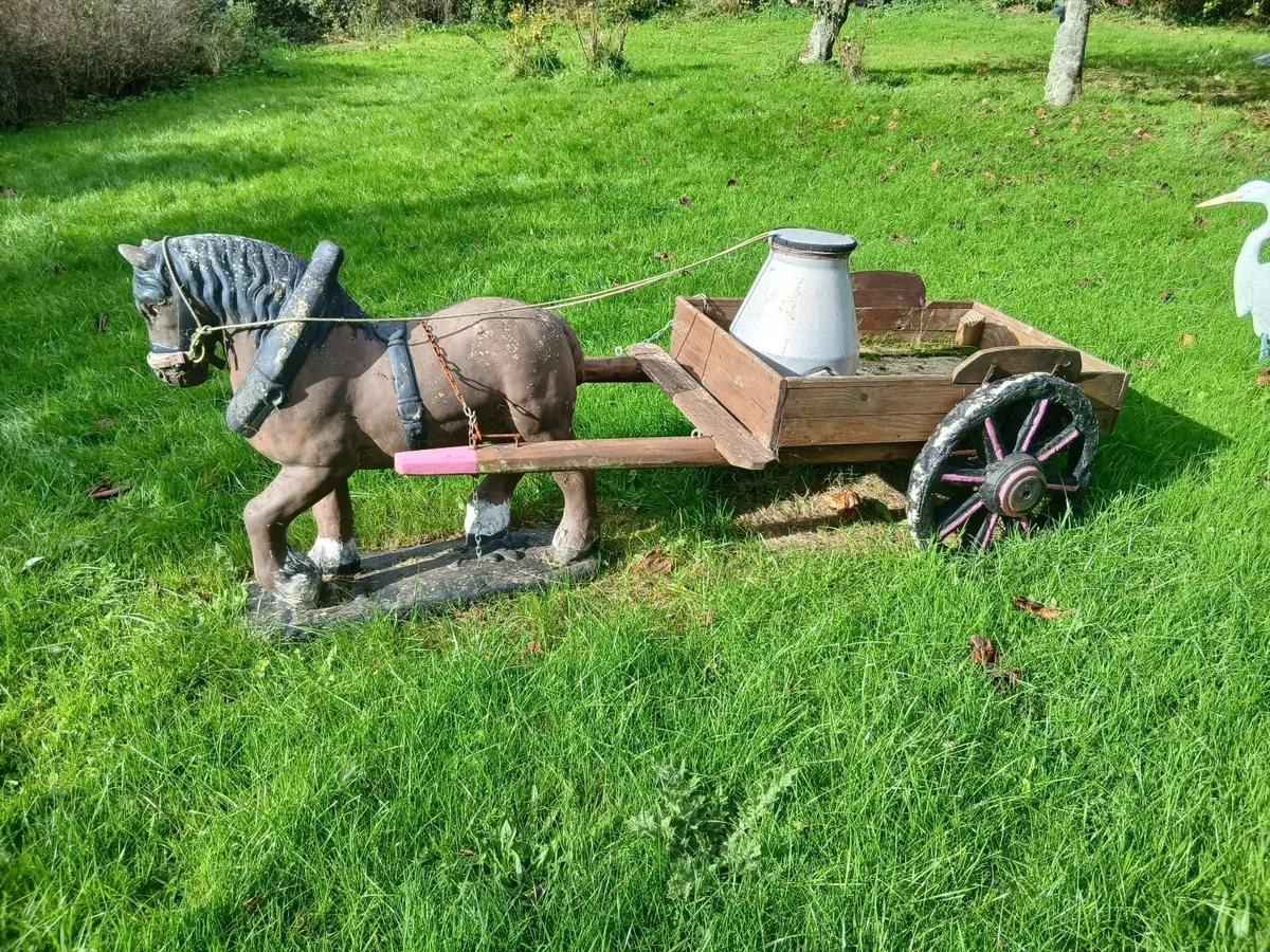 Out door  concert Horse & cart - Image 2