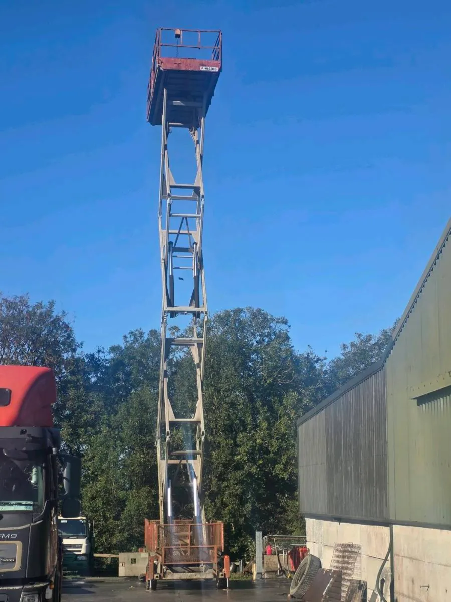 Skyjack SJ9250 scissor lift - Image 2
