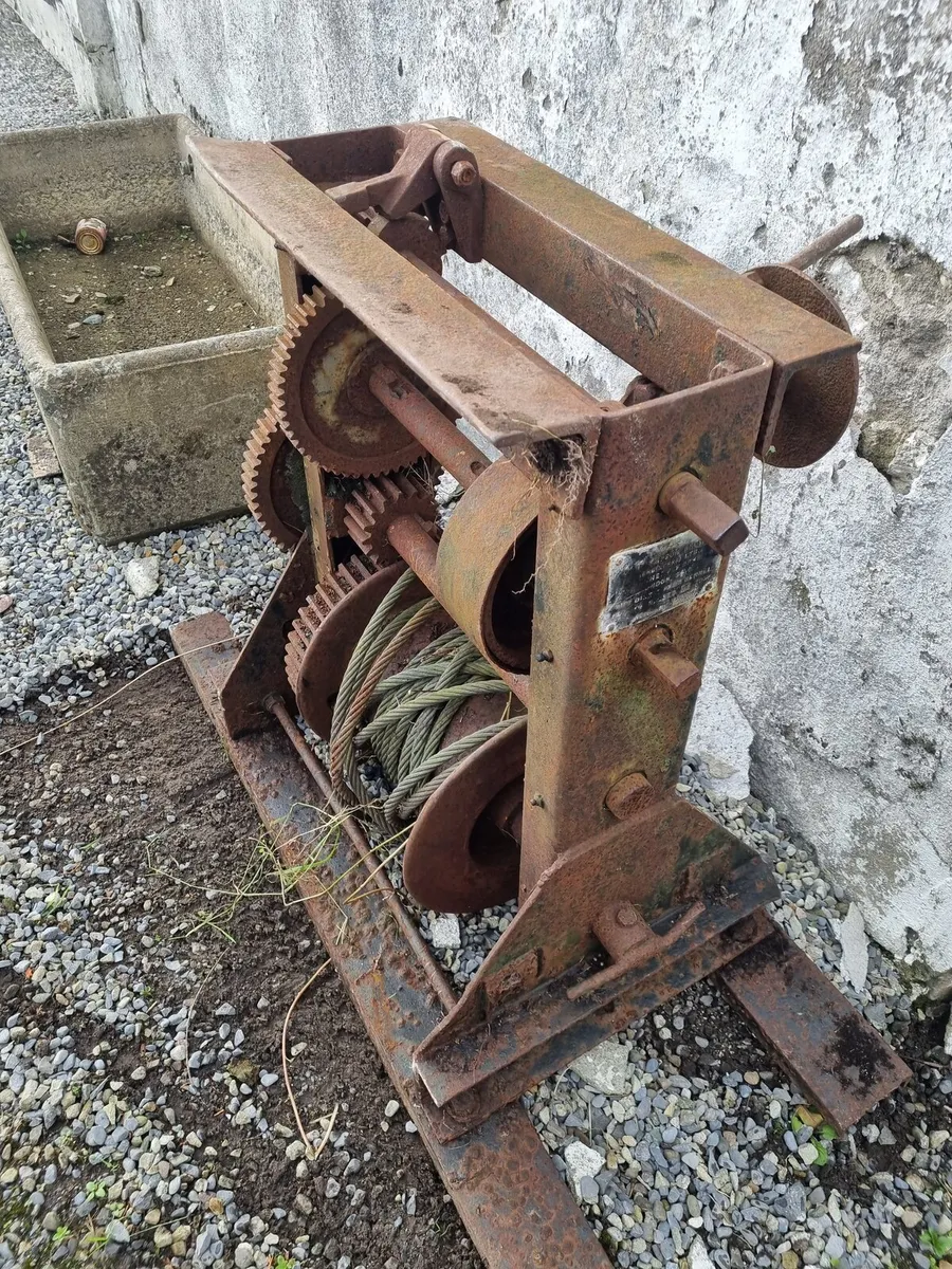 Antique wench - Image 1