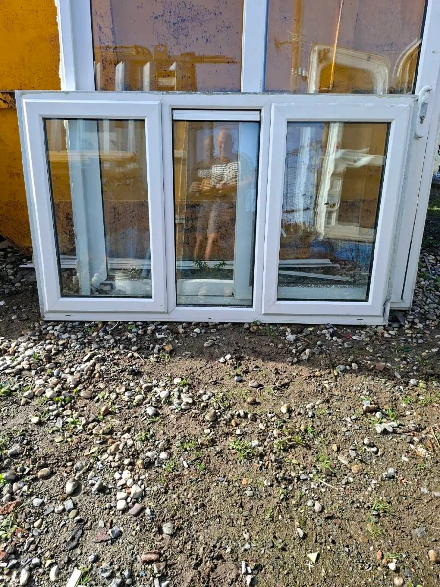 Window and door - Image 4