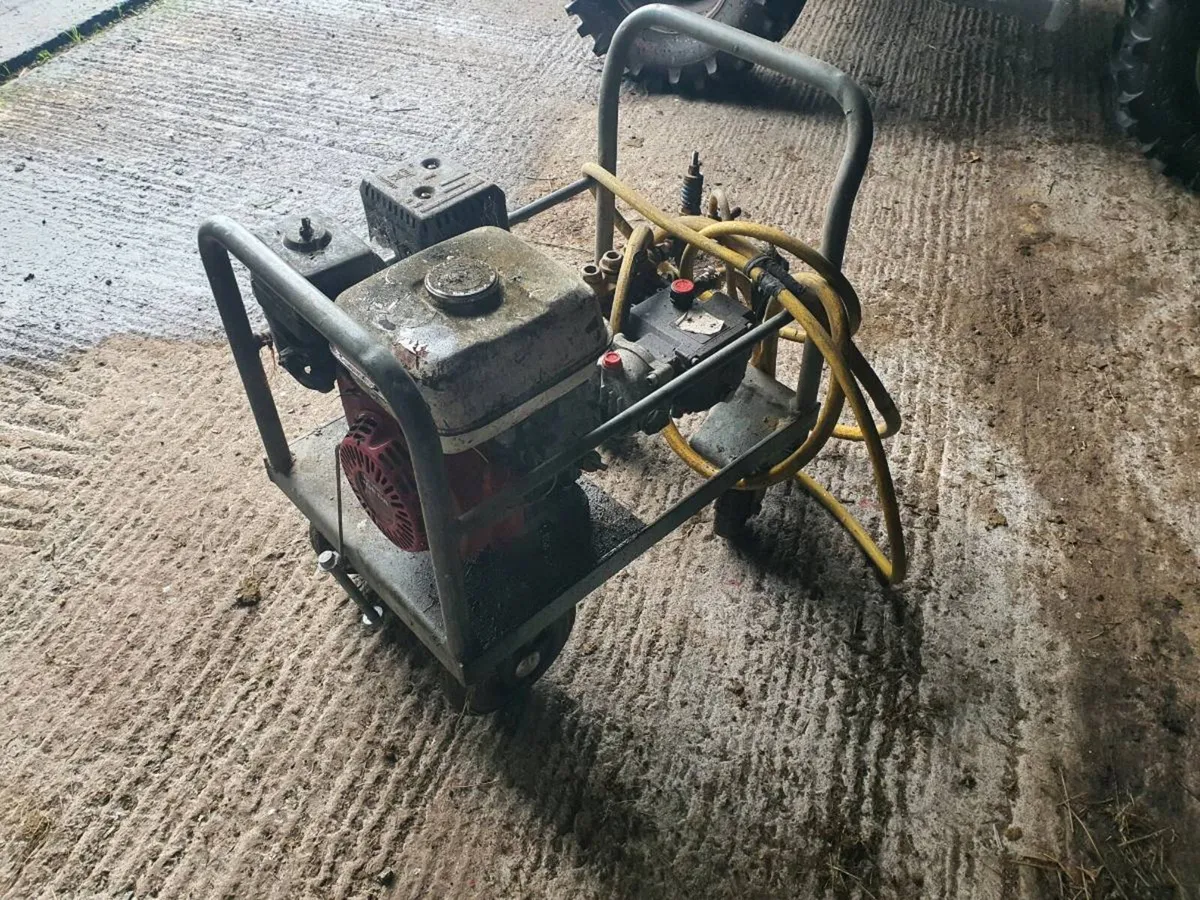Petrol engine - Image 3