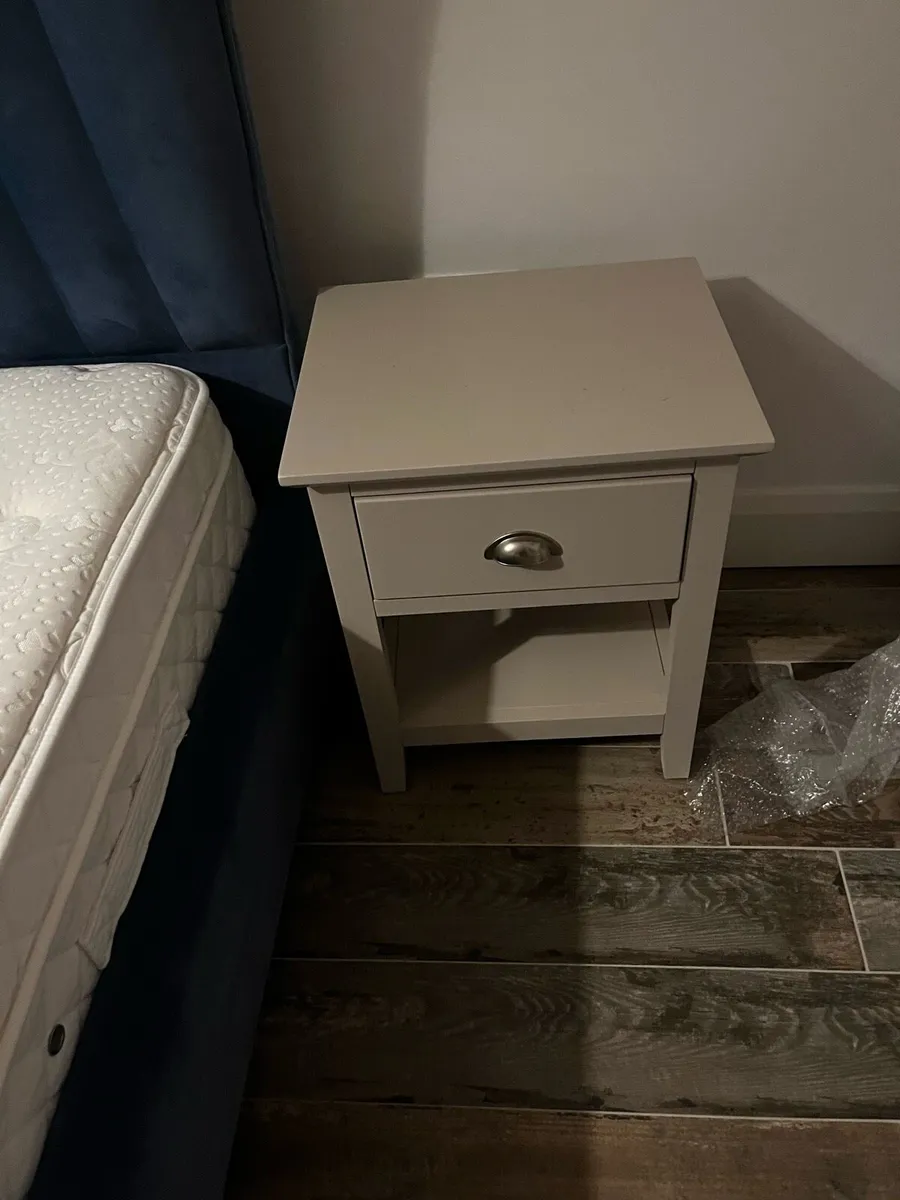 Bedside lockers - Image 3