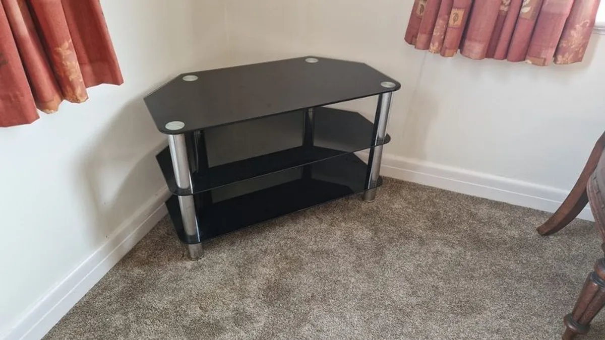 Samsung Tv and/or stand - Image 4