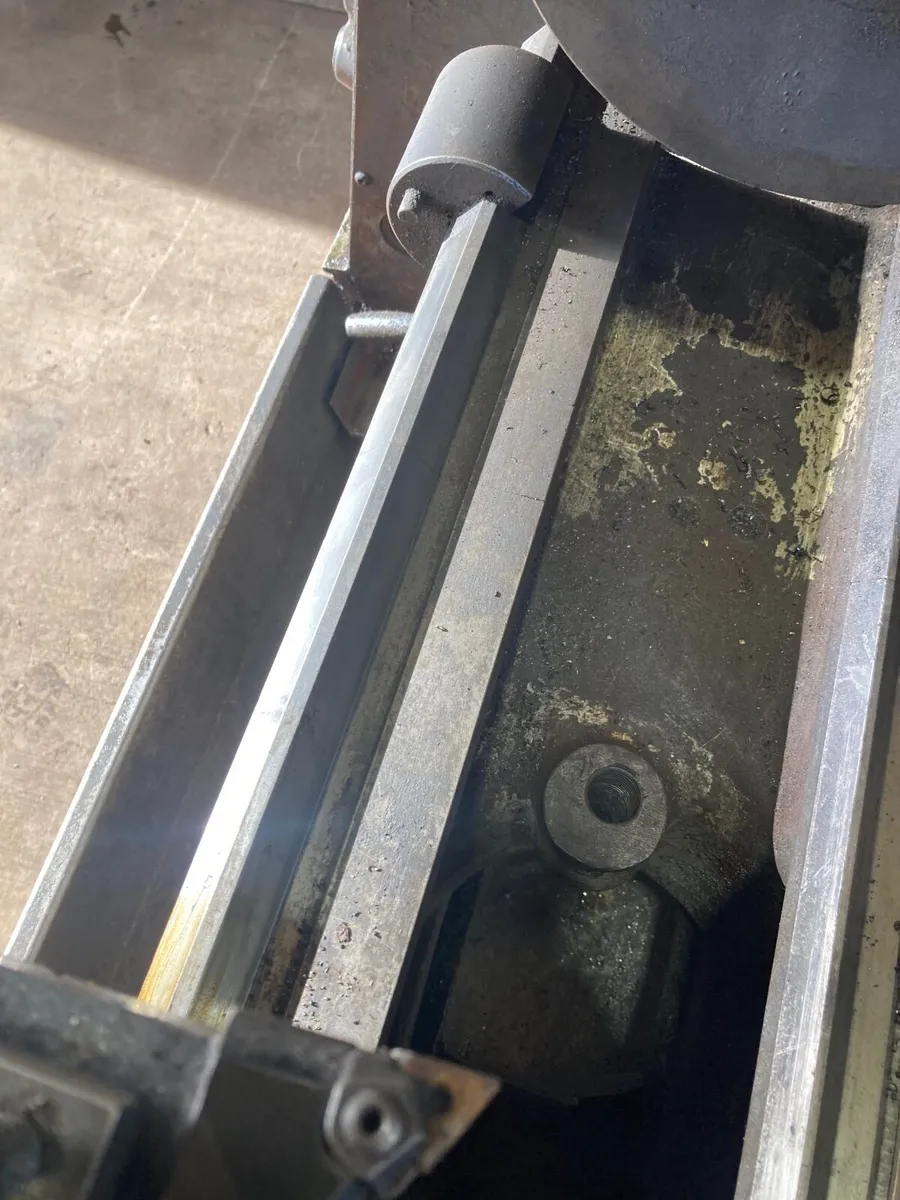Colchester triumph 2000 lathe - Image 2