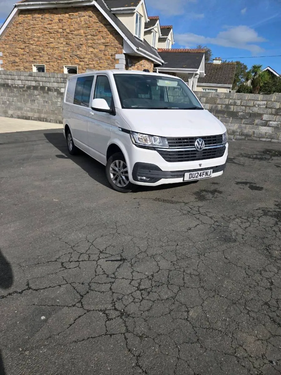 2024 volkswagen transporter kombi - Image 1