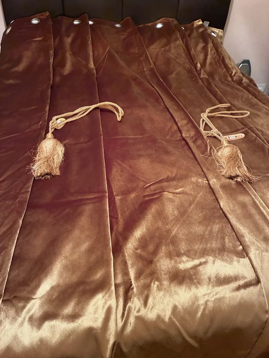 curtains - Image 2