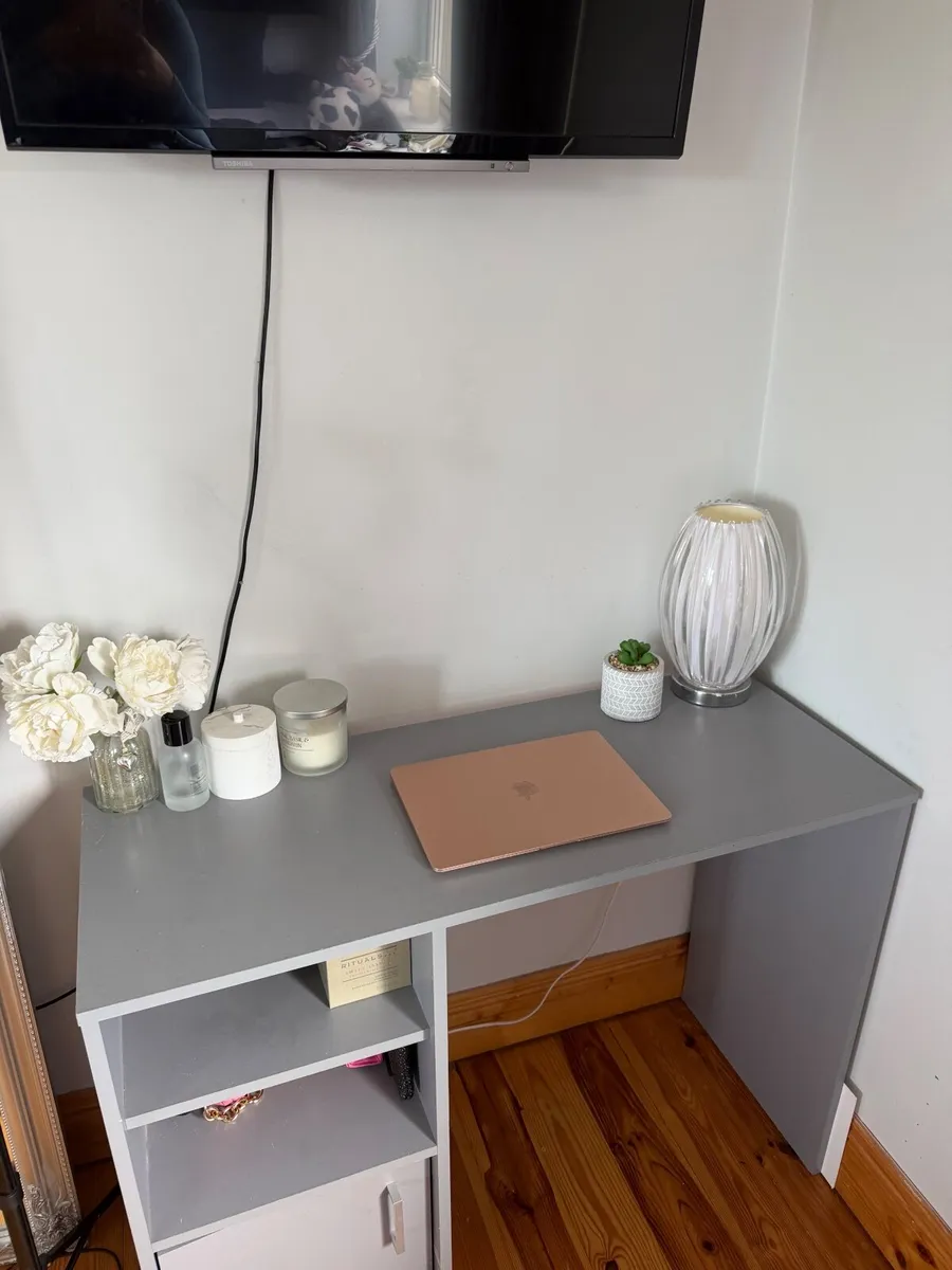 Grey desk - Image 2