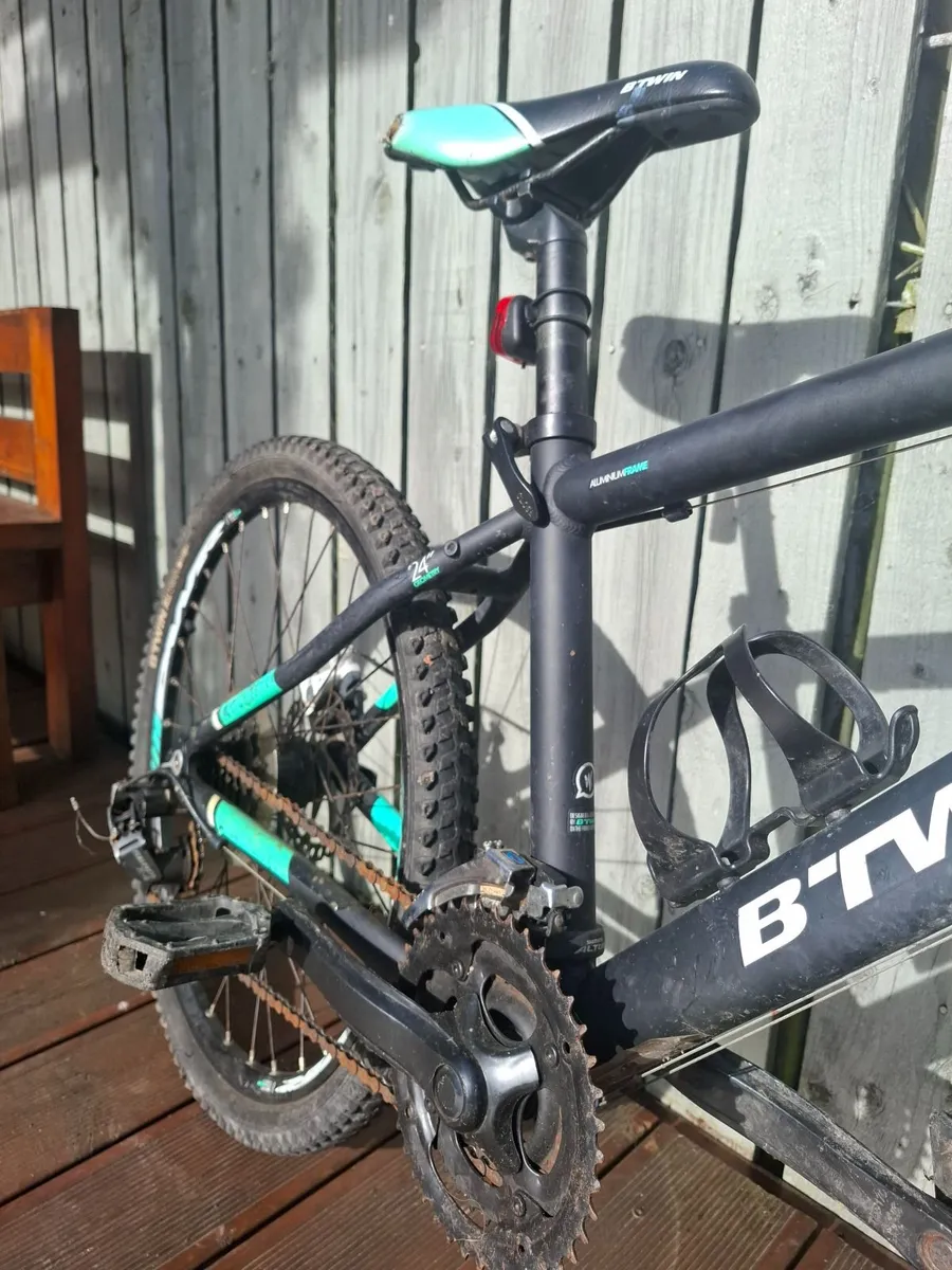 B’Twin Rockrider 700 24″ kids mountain bike - Image 3