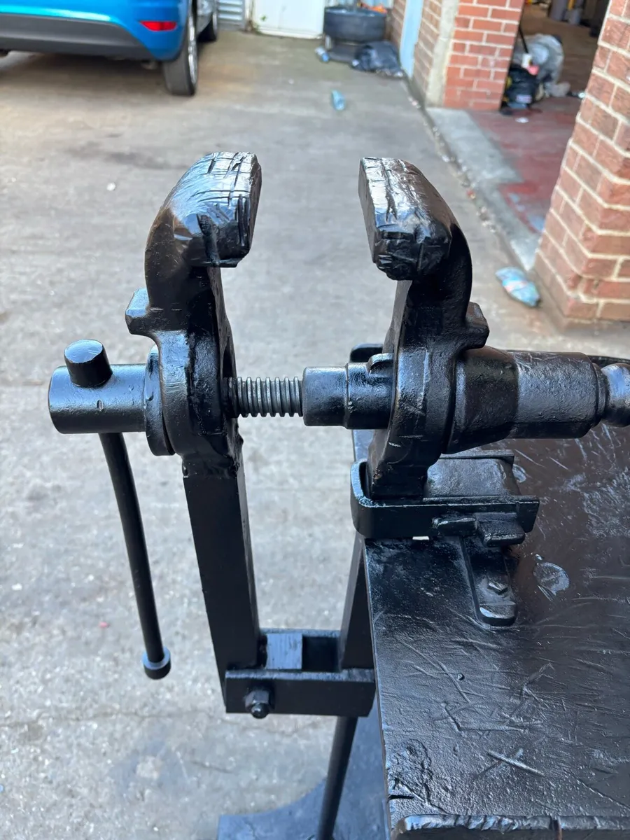 VAUGHAN LEG VICE TABLE  PLUS VICE - Image 1