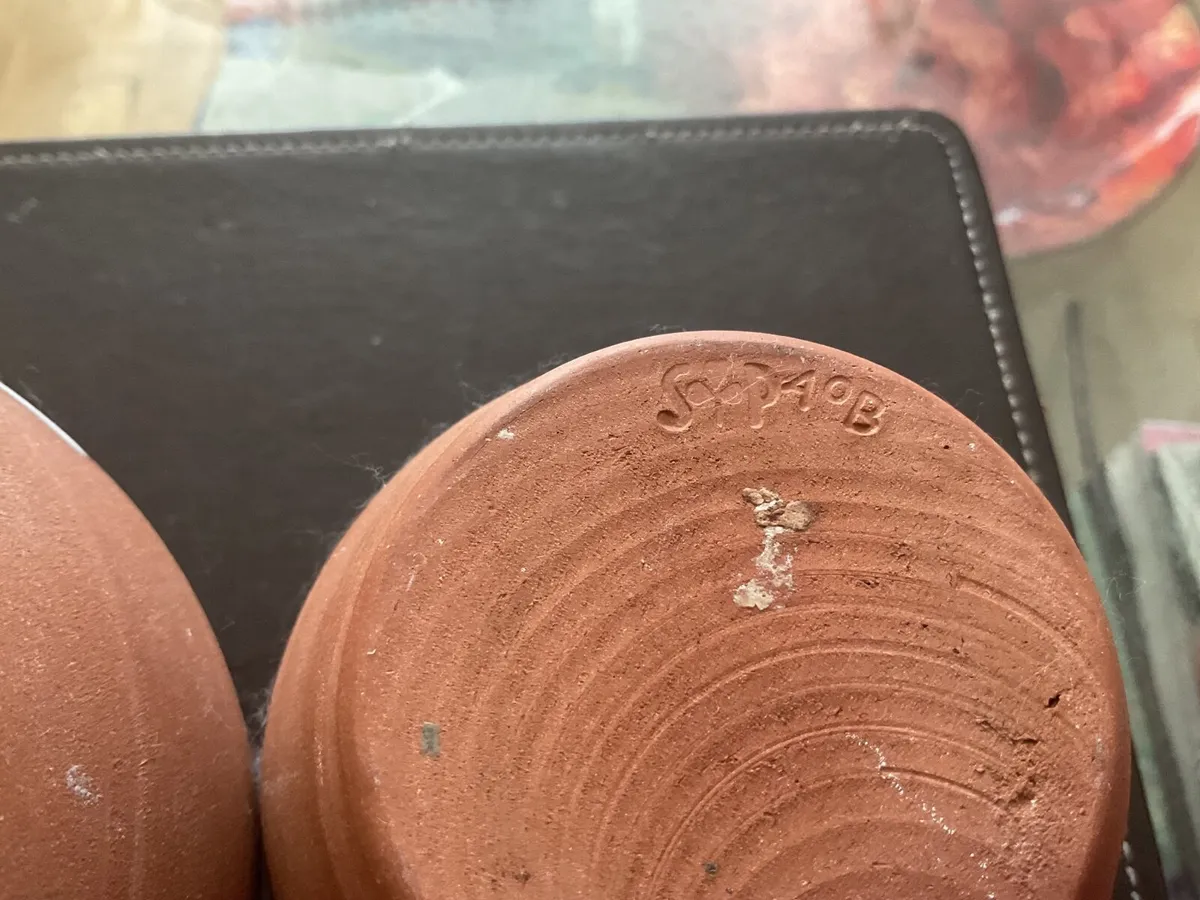 Two pottery vases - Image 3