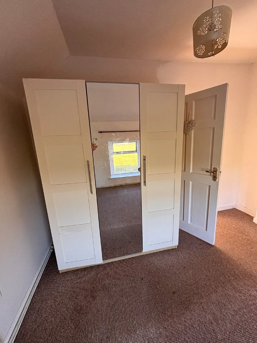Large Wardrobe €100 *REDUCED FOR QUICK SALE* - Image 4