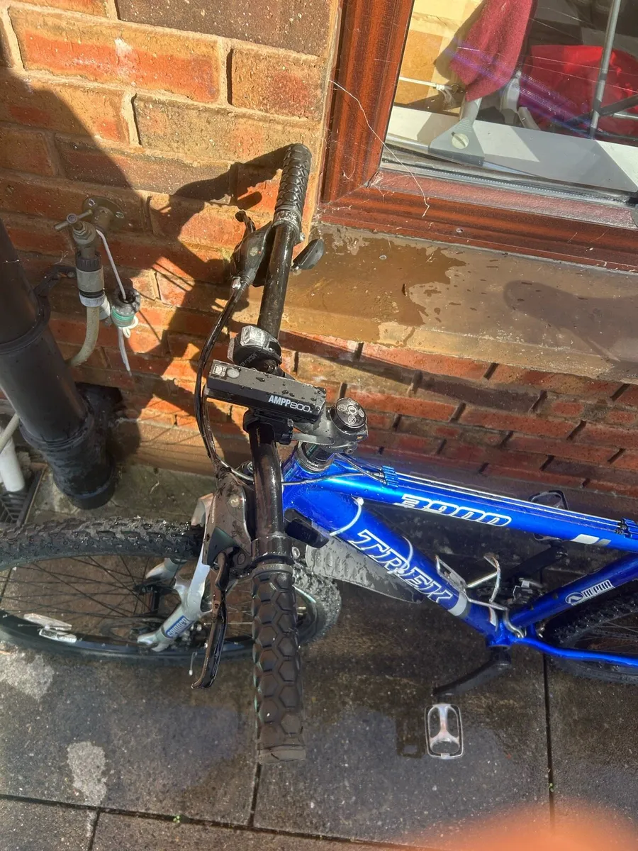 Trek 5900 Mountain bike recently serviced - Image 4