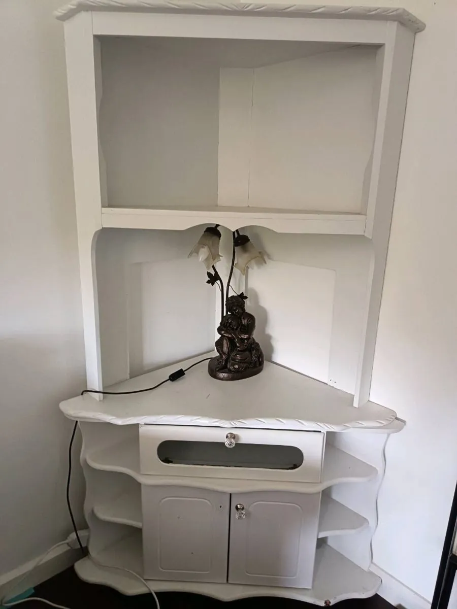 Corner unit