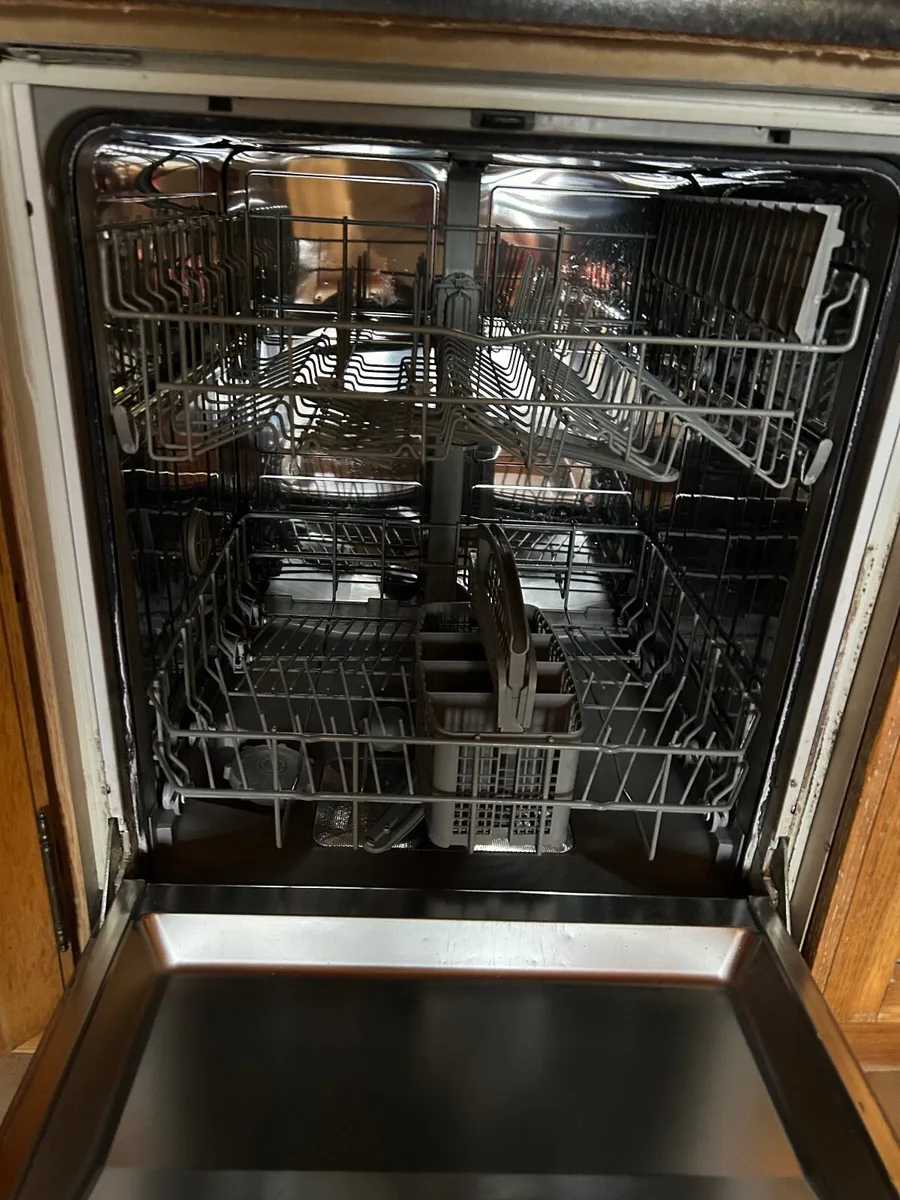 Dishwasher €90 *REDUCED FOR QUICK SALE - Image 4