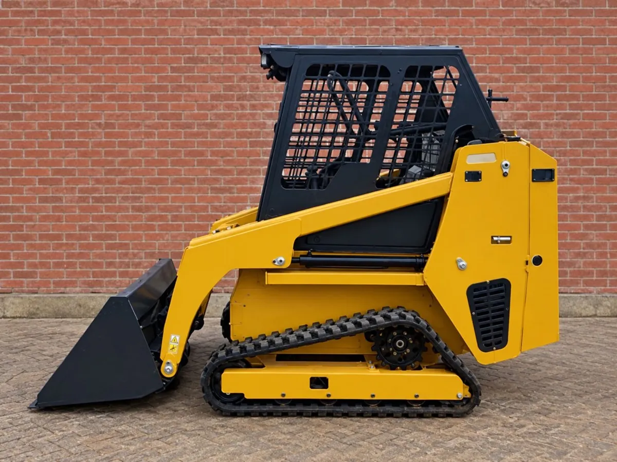 NEW CAPTOK SKID STEER - Image 1