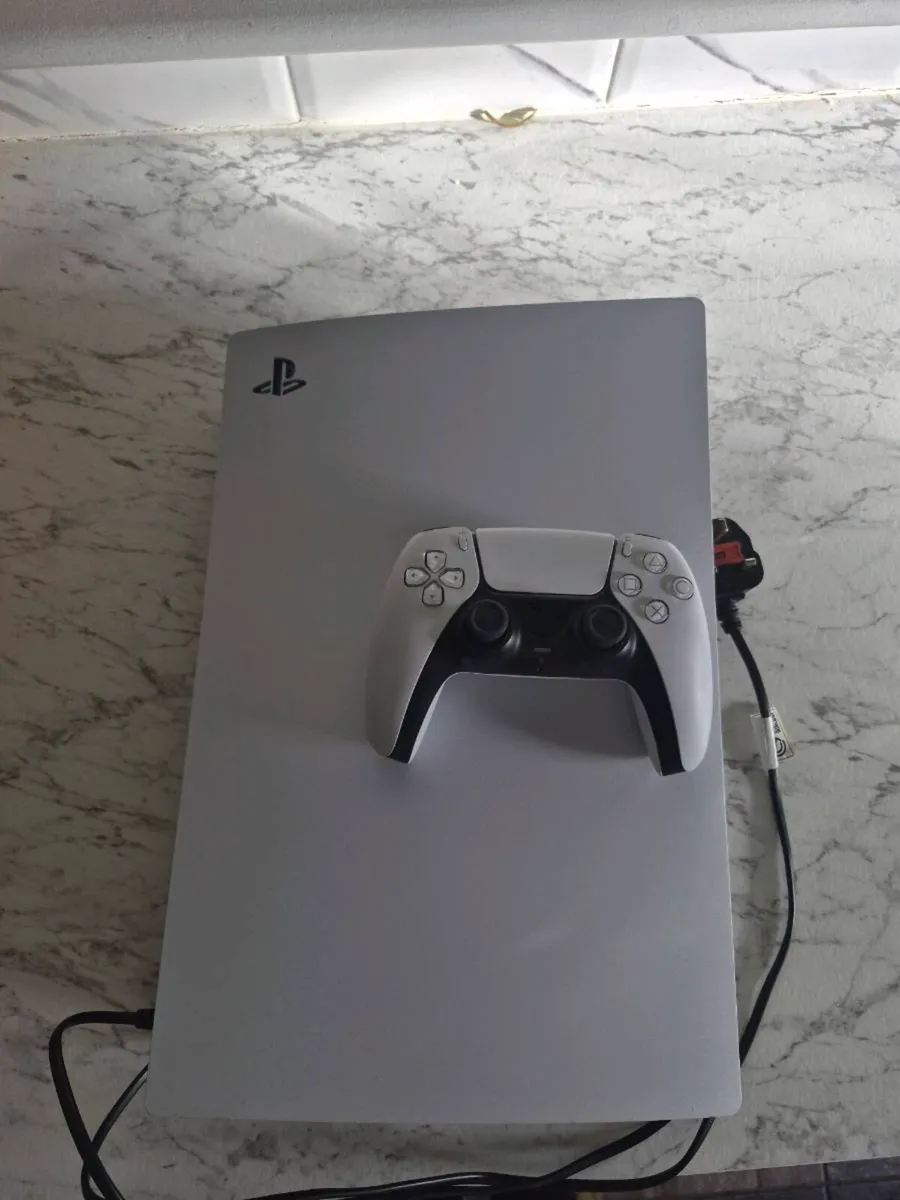PlayStation 5 (Disc Edition, 825 GB) - Image 1
