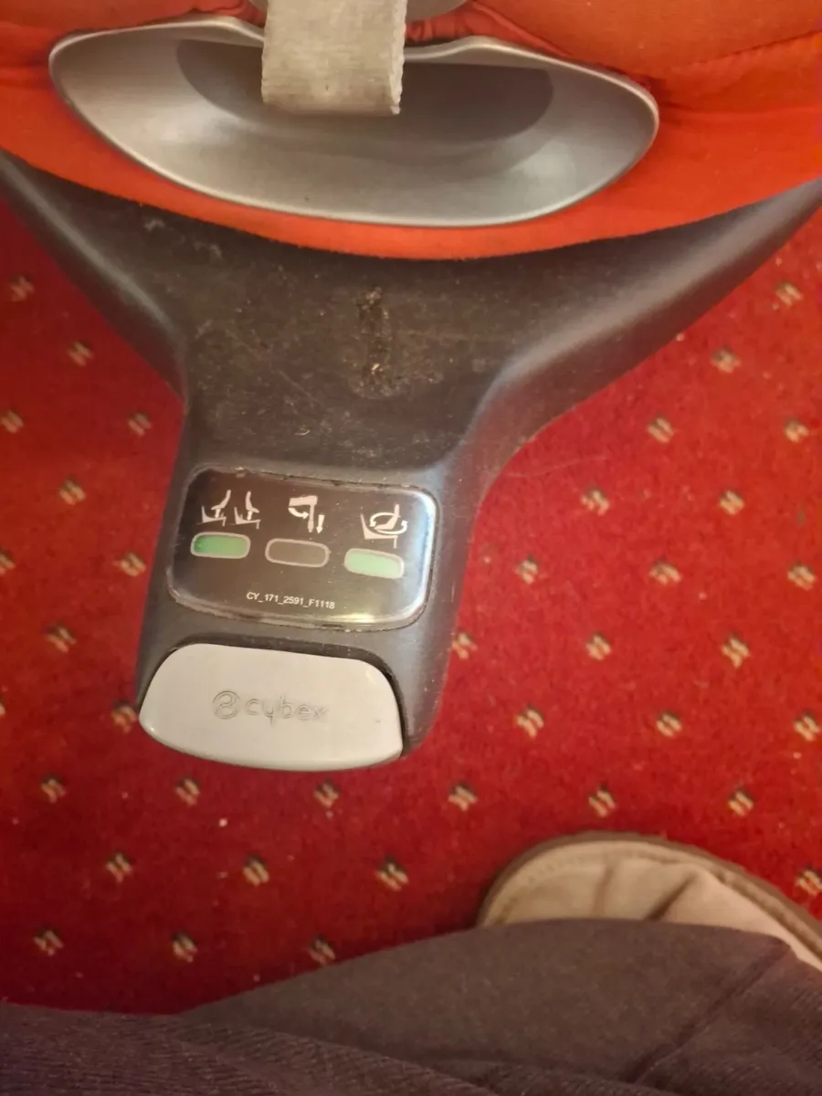 Cybex car seat x2 - Image 4