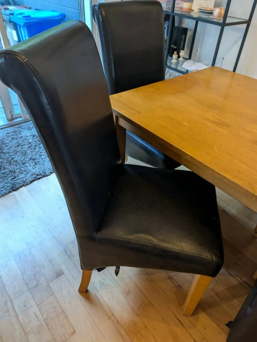 Kitchen Table and Chairs - Image 3