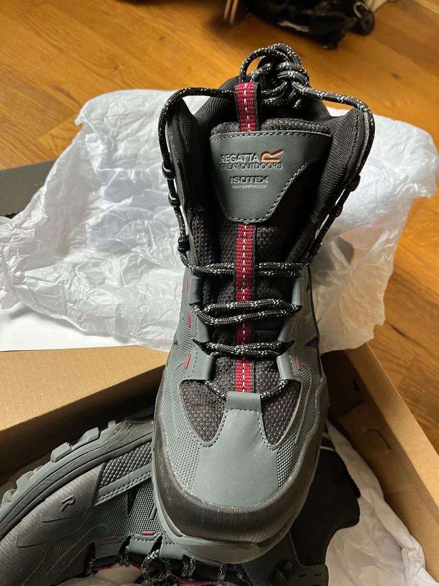 Hiking boots - Image 1