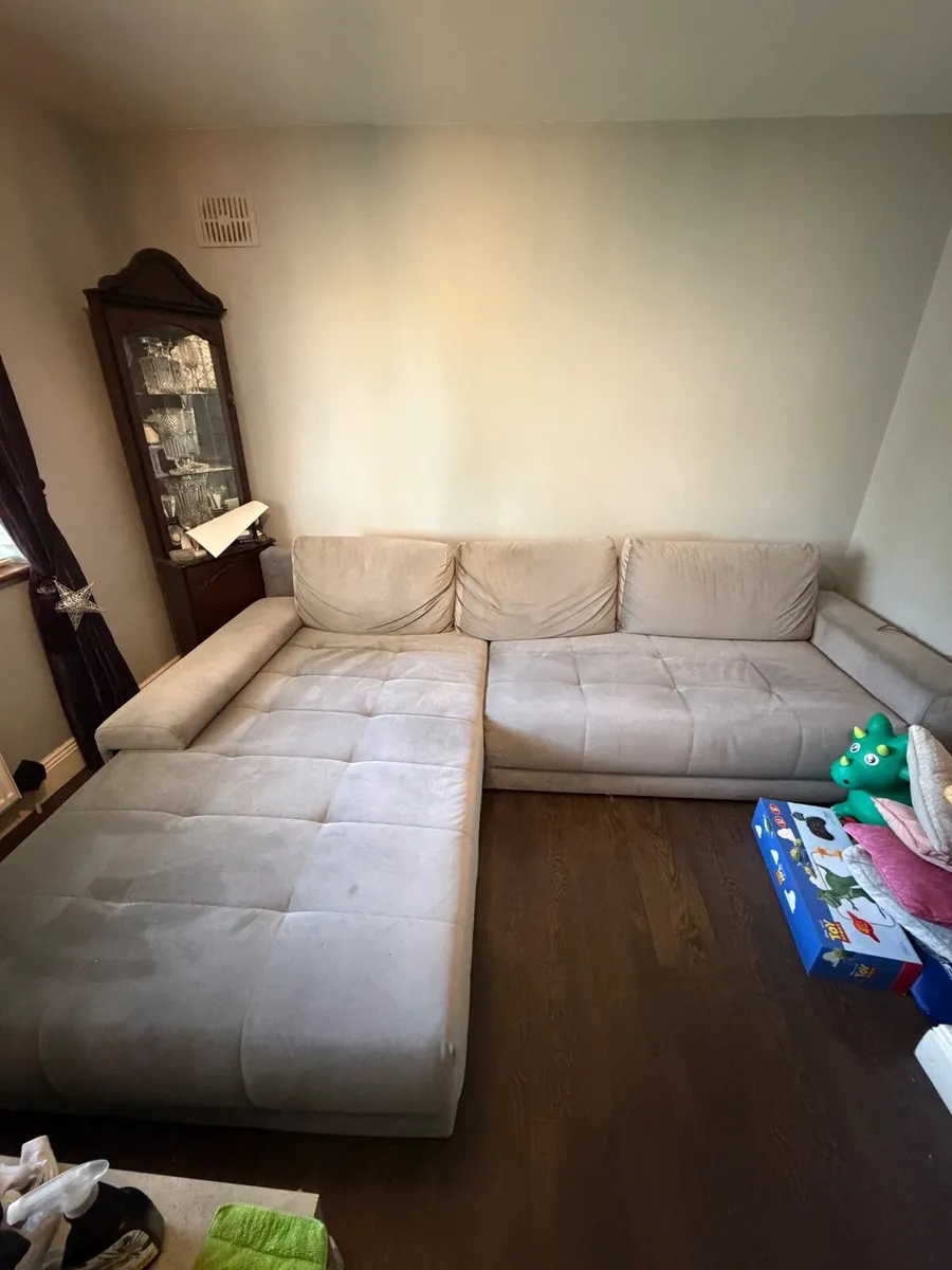Couch - Image 3