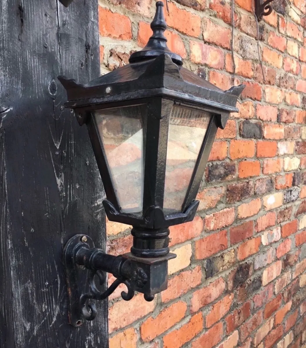 Brand new cast wall lamps - Image 1