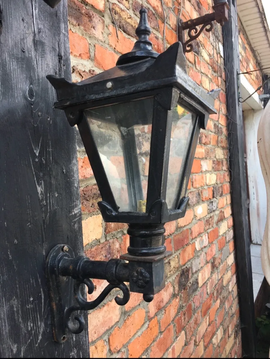 Brand new cast wall lamps - Image 3