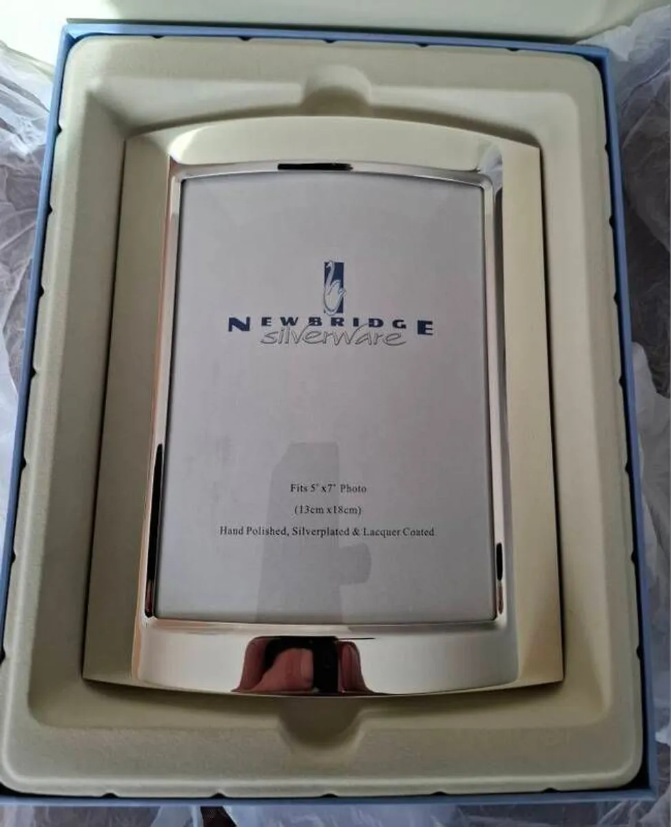 Newbridge Silverware Curved Photo Frame - Image 4