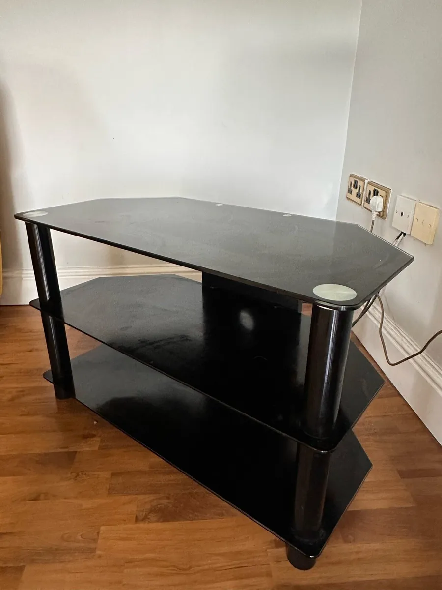TV stand - Image 1