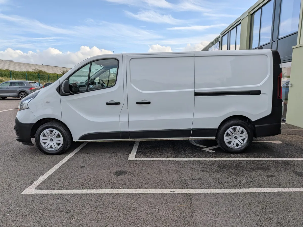 Renault Trafic 2021 - Image 4