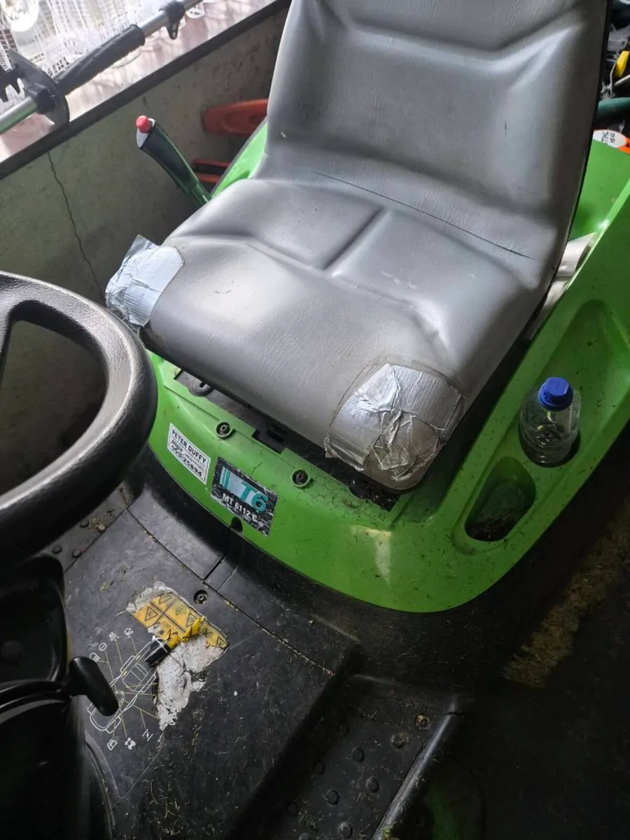 Viking ride-on lawnmower - Image 1