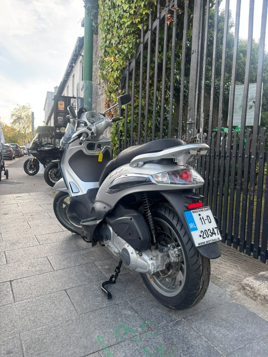 2011 PIAGGIO BEVERLY 125 MOTO4U - Image 4