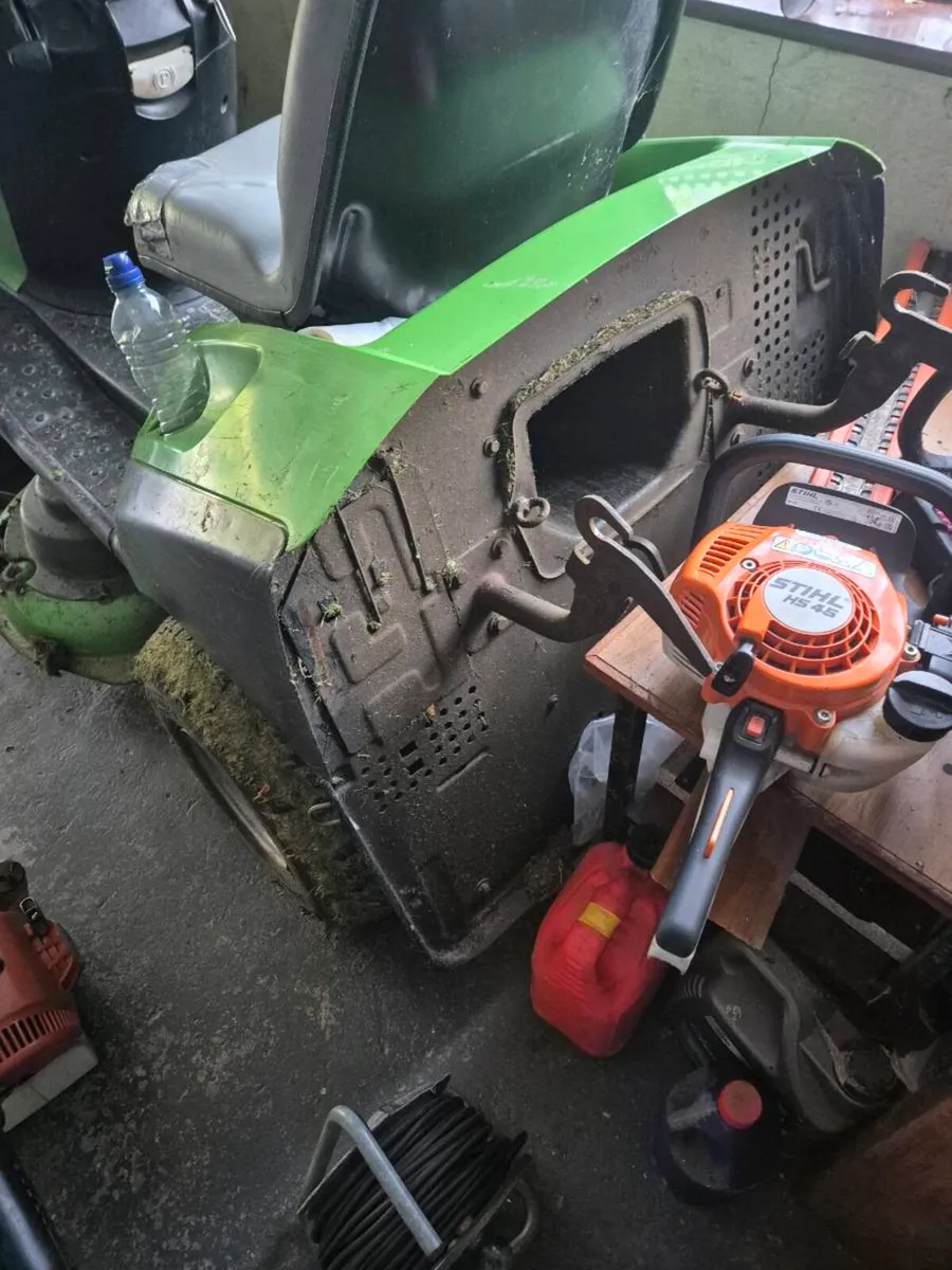 Viking ride-on lawnmower - Image 4