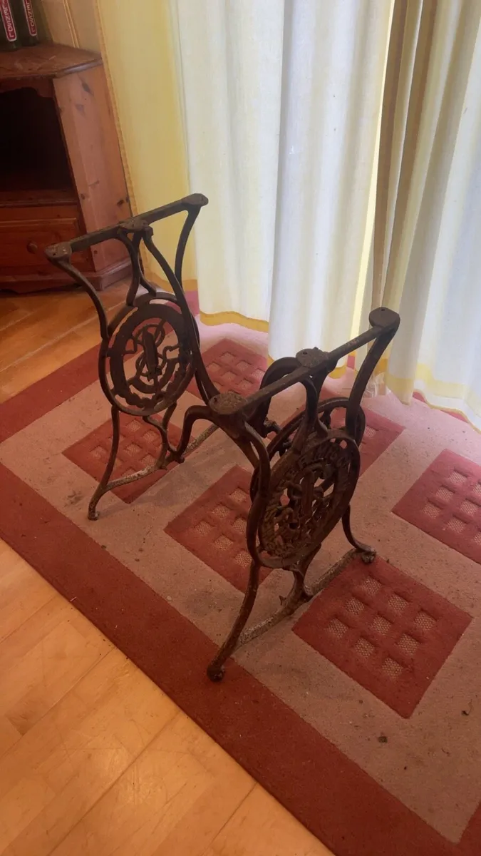 Singer sewing machine table