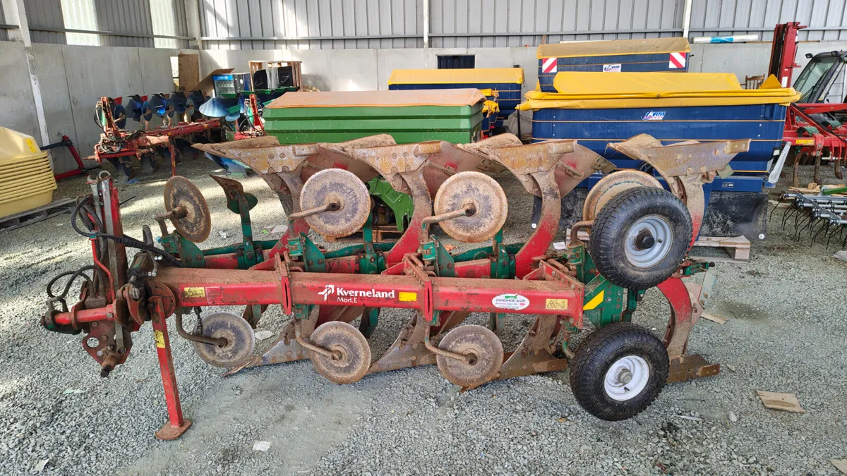 Kverneland Plough 4 F Mod E - Image 1
