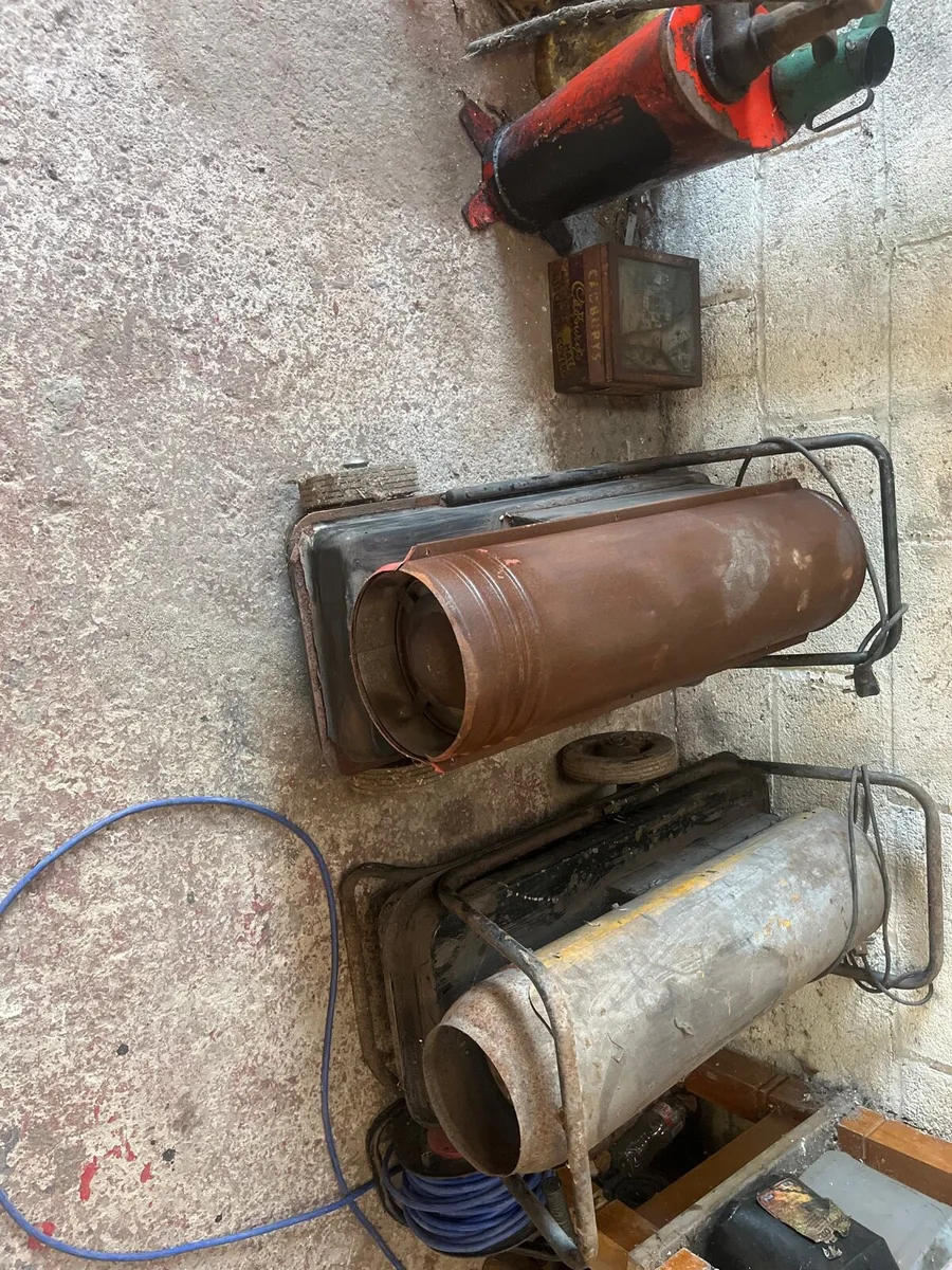 Old  motor garage equipment - Image 4