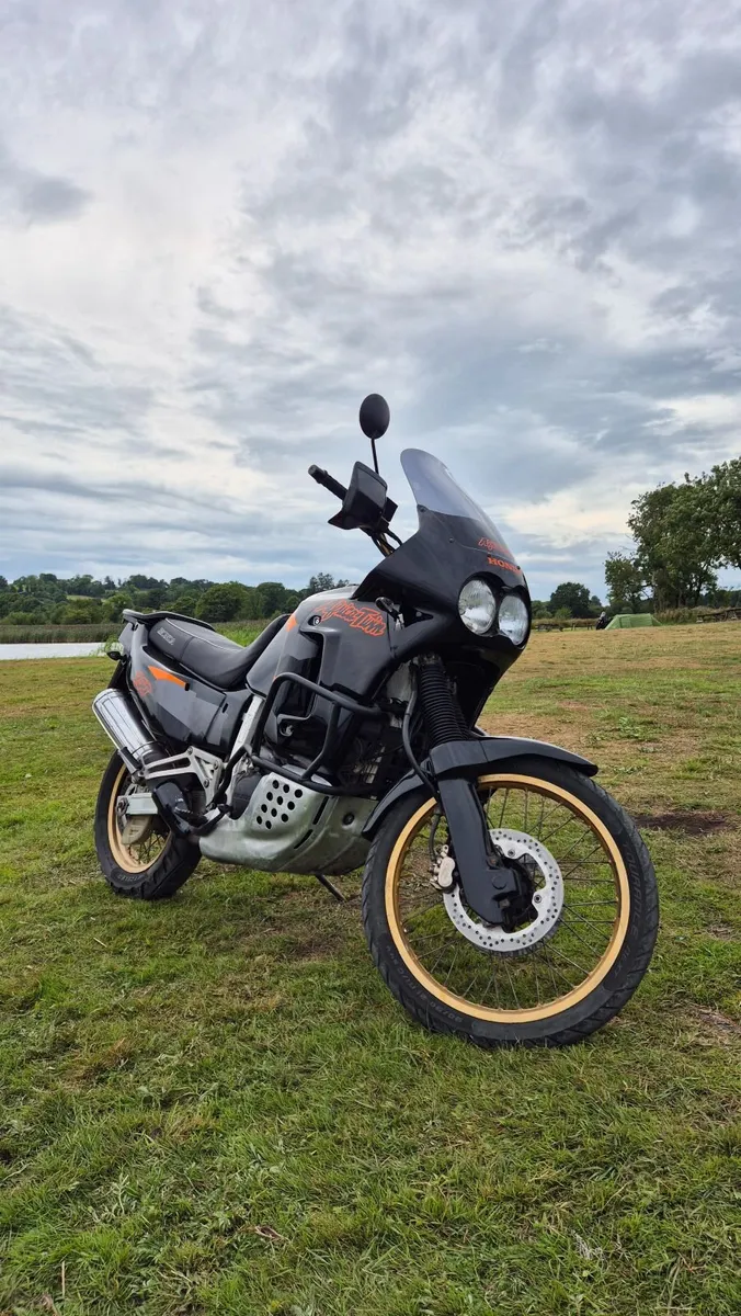 Honda Africa Twin XRV 750 - Image 1