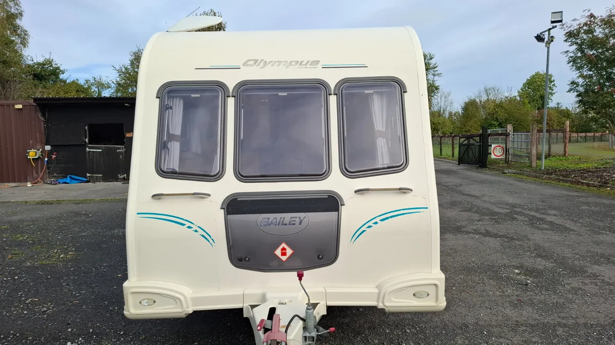 Bailey Olympus 4 berth fixed bed caravan - Image 3
