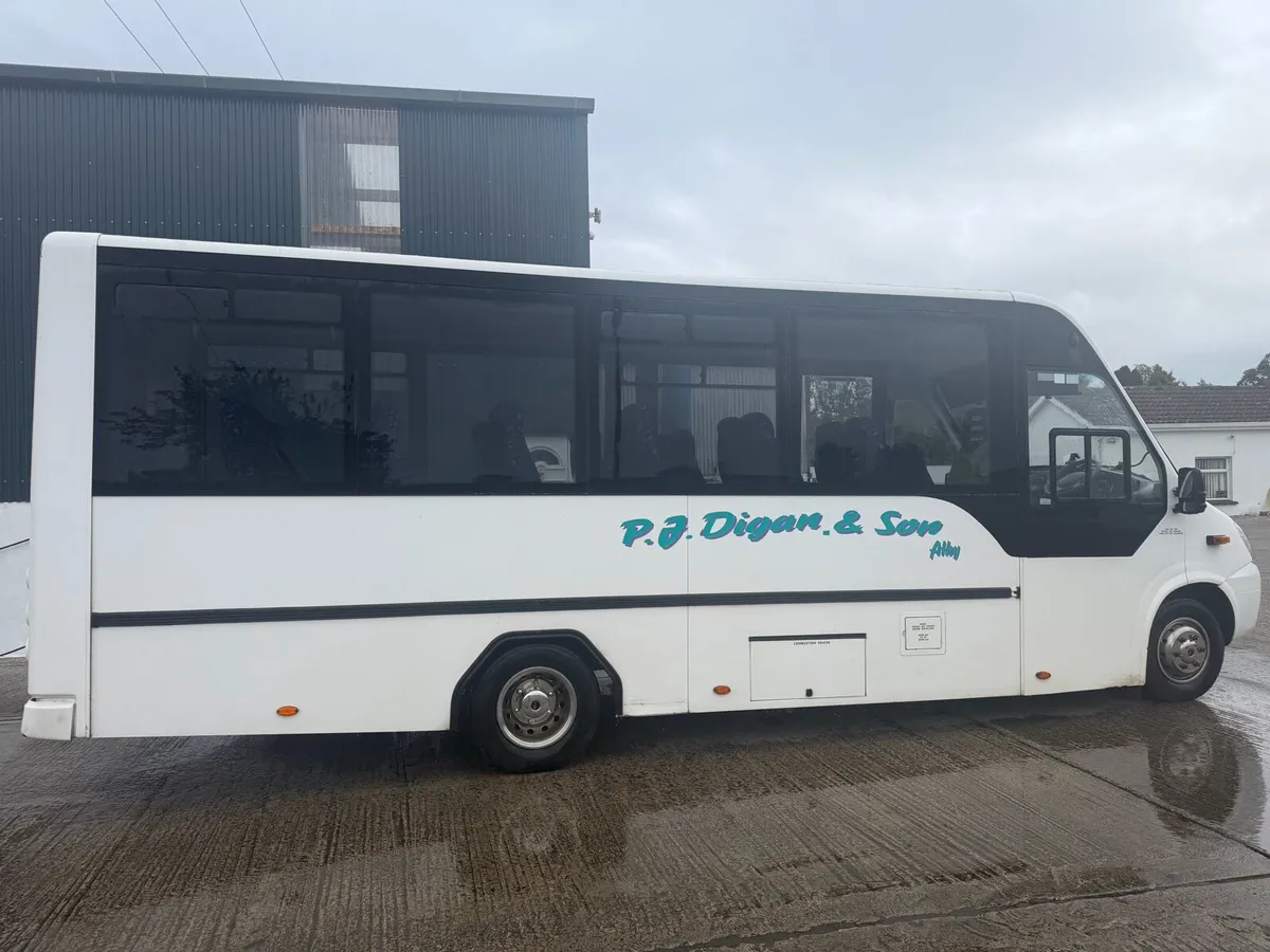 2011 manual 30 seater cvrt ready to work - Image 2