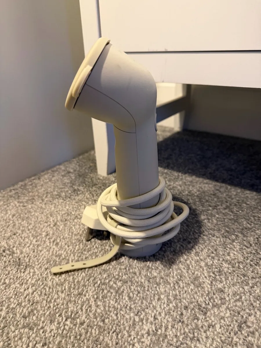 Steamery Stockholm handheld clothes steamer - Image 2
