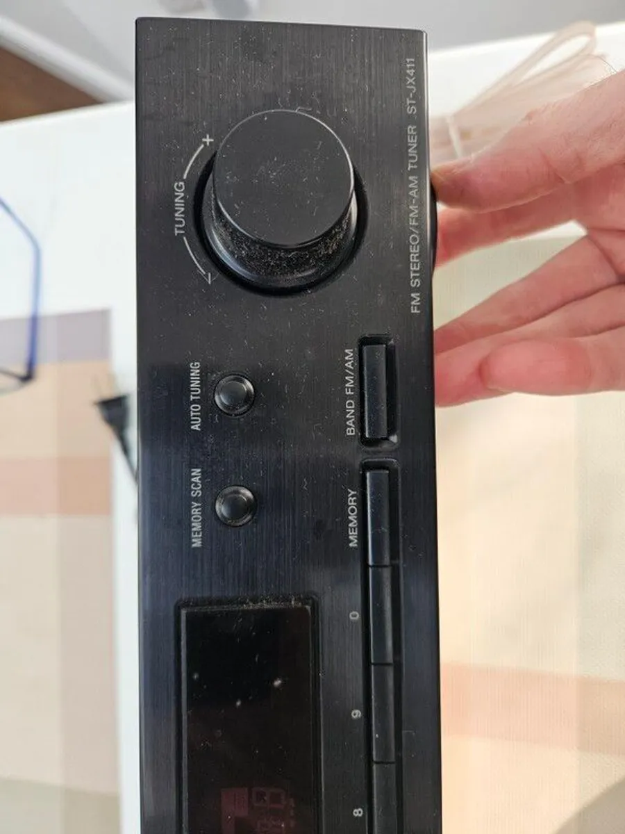 Sony FM/AM Tuner - Image 2